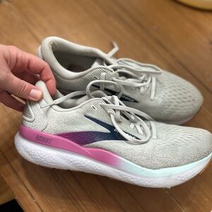Brooks Ghost Sneakers - Gray and Pink